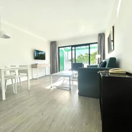 Apartment Apartamento Con Wifi, Piscina, Junto Al Mar En Playa Puerto Del Carmen Puerto del Carmen (Lanzarote)